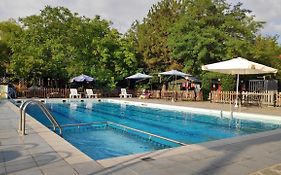Camping Mitikas And Bungalows
