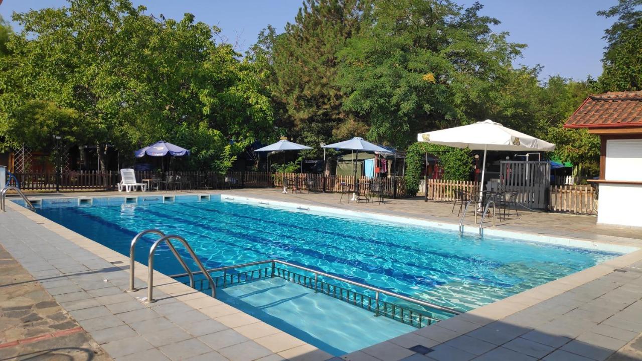 Camping Mitikas And Bungalows Plaka Litochorou Buitenkant foto