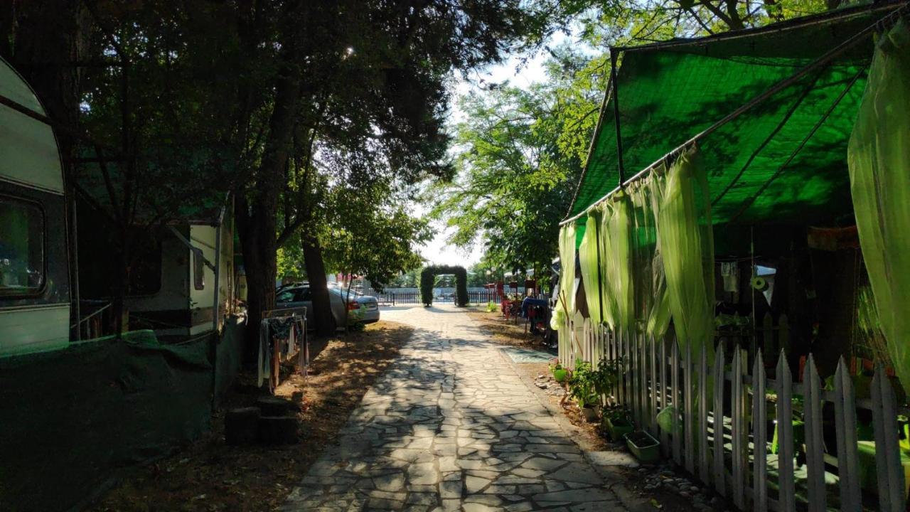 Camping Mitikas And Bungalows Plaka Litochorou Buitenkant foto