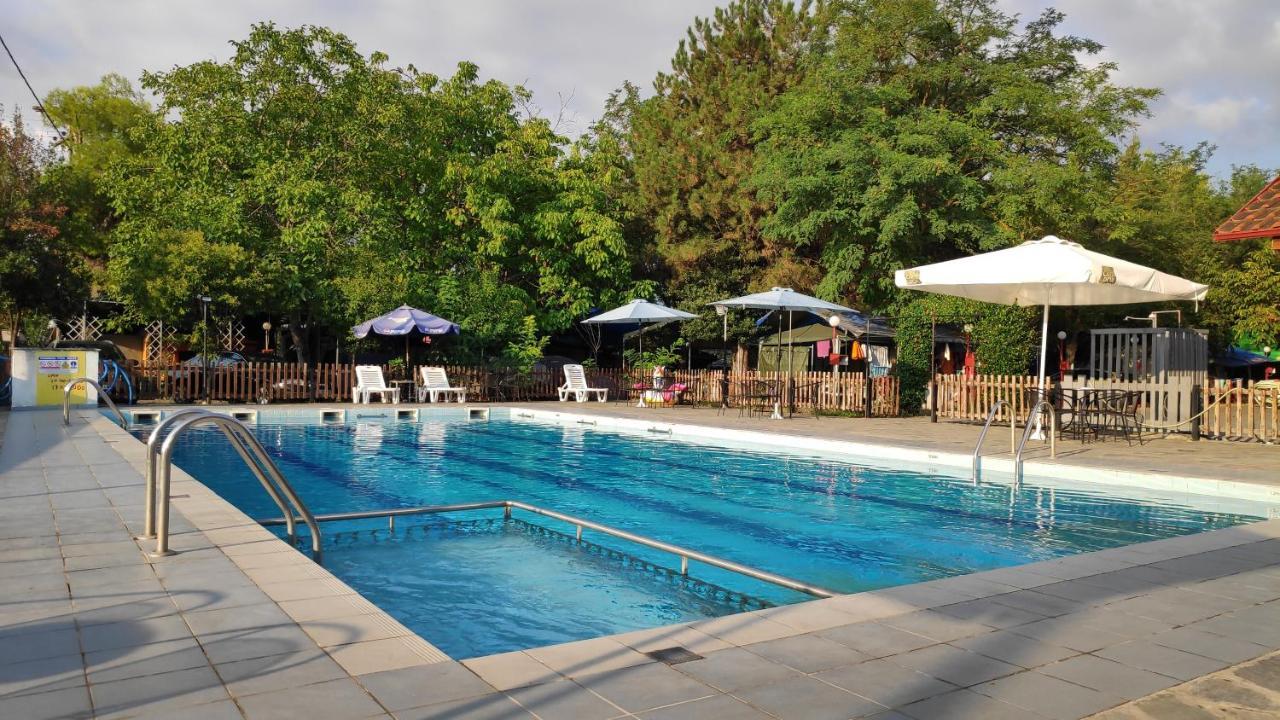 Camping Mitikas And Bungalows Plaka Litochorou Buitenkant foto