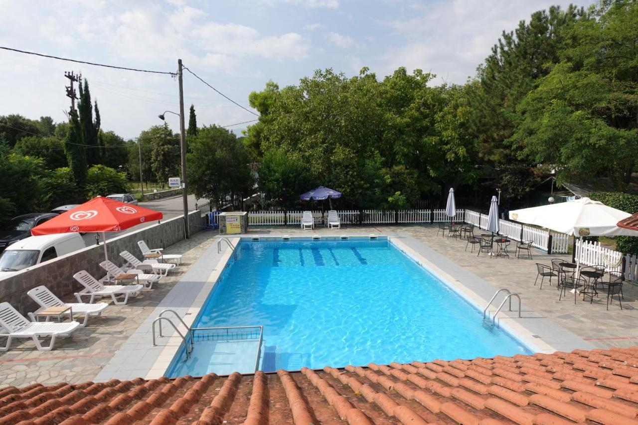 Camping Mitikas And Bungalows Plaka Litochorou Buitenkant foto